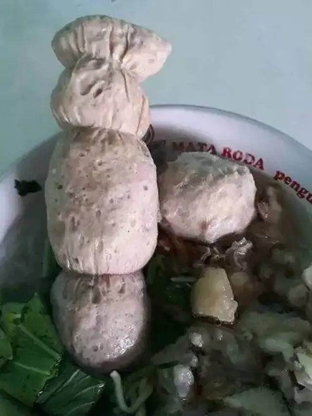 9 Potret Bentuk Bakso Nyeleneh, Ada Pocong Hingga Buaya