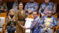 DPR Kritik Cara Menpar Jawab Pertanyaan: Jawab di Rapat, Bukan Medsos