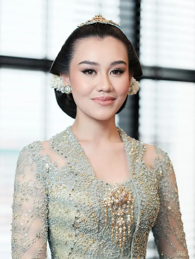 6 Pesona Anggun bak Putri Keraton Aaliyah Massaid, Kenakan Kebaya Jawa dan Sanggul di Prosesi Dulangan Jelang Menikah