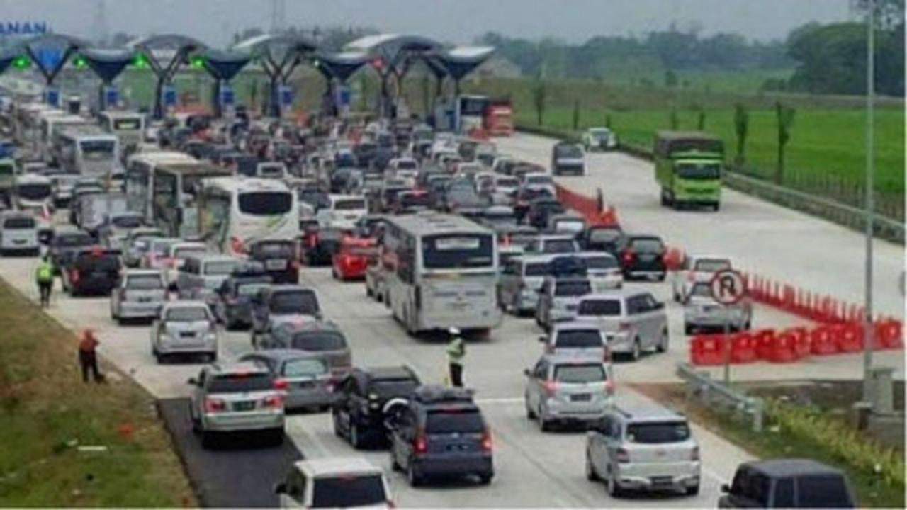 Polisi jaga setiap 10 Km di Tol Cipali