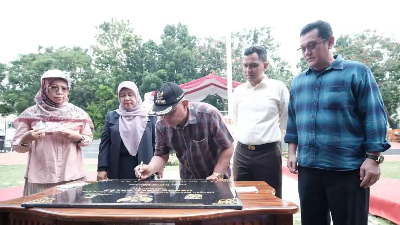 Wali Kota Depok, Mohammad Idris meresmikan Depok Open Space (DOS) depan Balai Kota Depok, Jalan Margonda Raya Nomor 54 (Istimewa)