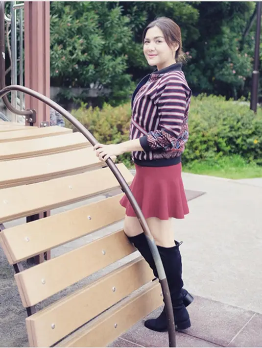 Tidak hanya Vicky Shu, beberapa artis yang pernah menggunakan biro travel perjalanan umrah juga akan dipanggil. Seperti diketahui, beberapa artis yang sempat ikut diantaranya, Syahrini, Vicky Shu, Ria Irawan dan Almarhum Julia Perez. (Instagram/vickyshu)