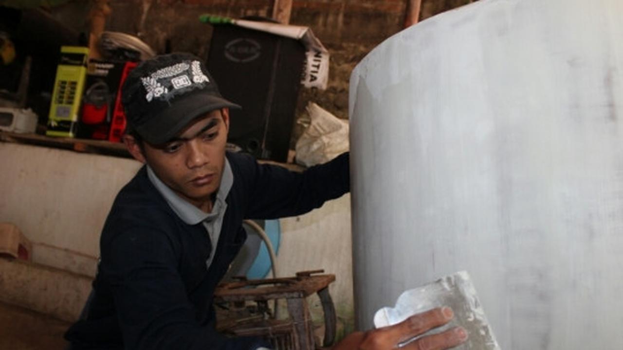 Mengintip pembuatan beduk seharga Rp 20 juta di Malang
