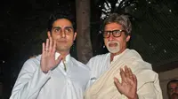 Amitabh Bachchan dan Abhisek Bachchan (AFP)