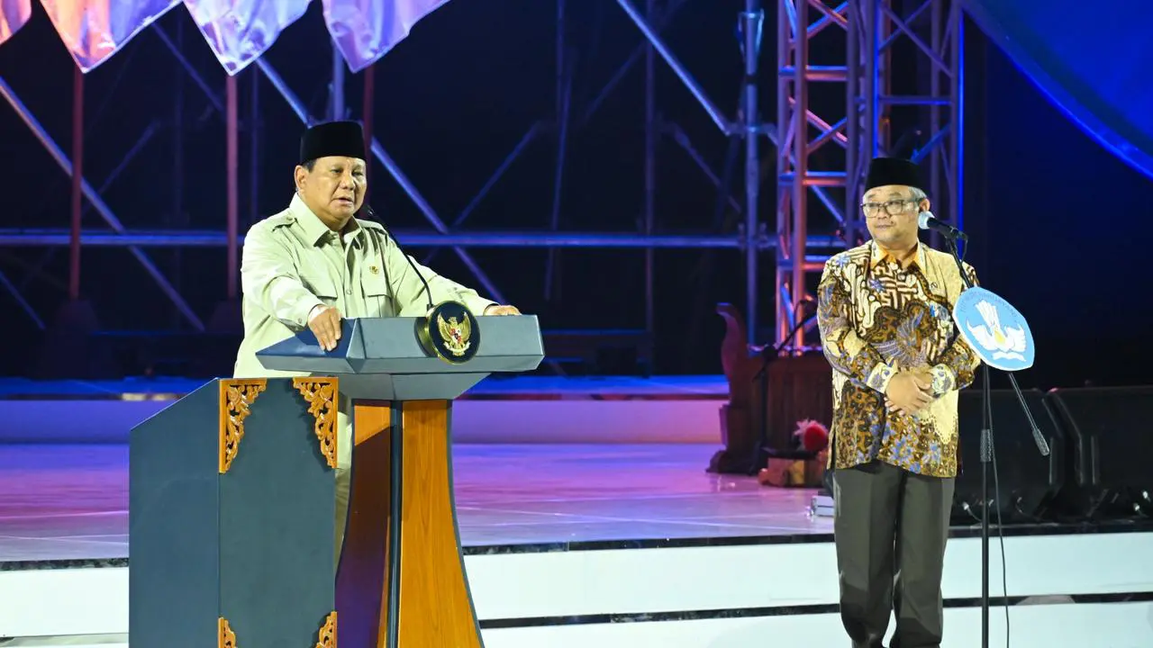 Presiden Prabowo Subianto menghadiri puncak peringatan Hari Guru Nasional 2025 di Indonesia Arena, Jakarta, pada Jumat (28/11/2025).
