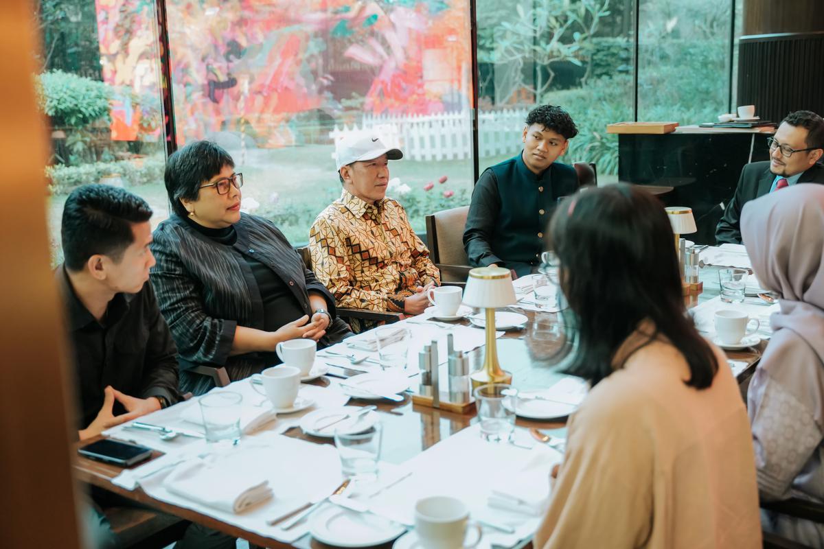 Jokowi Buka Puasa Bersama Dubes dan Mahasiswa RI di India