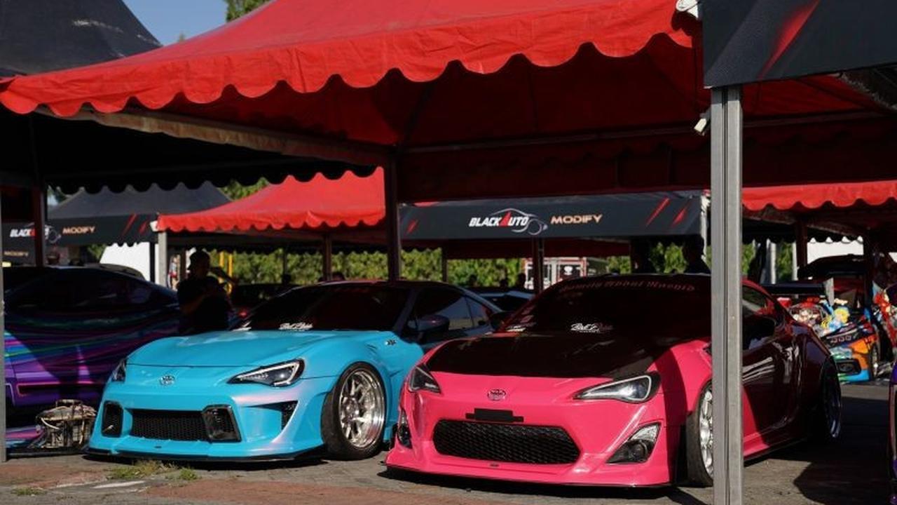 Wow, Nissan Skyline GT-R R34 Bikin Geger! BlackAuto Battle Surabaya Jadi Inspirasi Car Tuning Nasional
