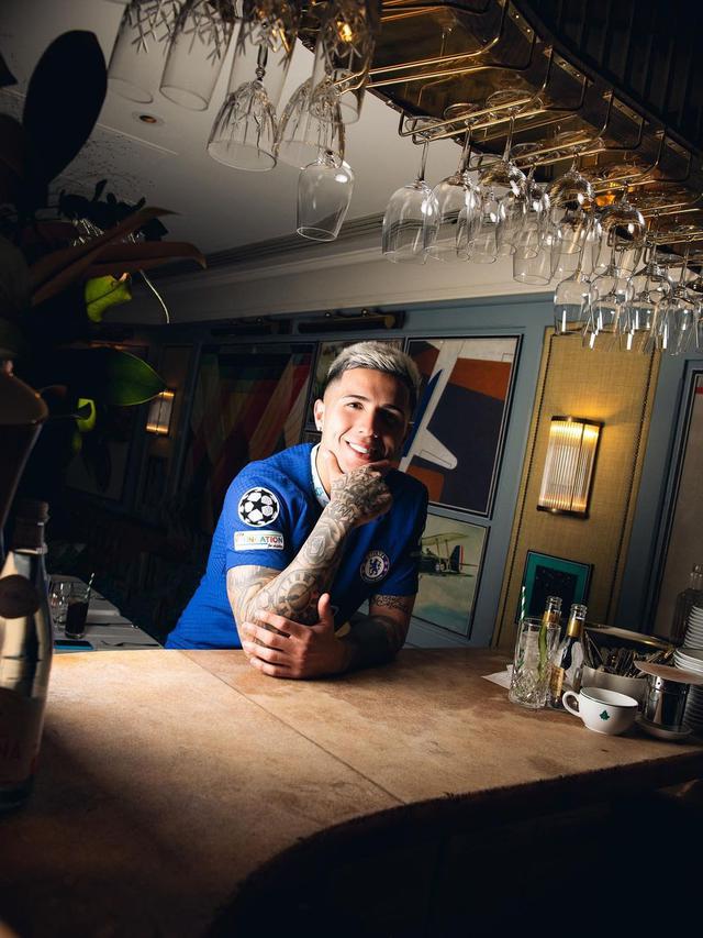 Senyum Enzo Fernandez Resmi Berseragam Chelsea