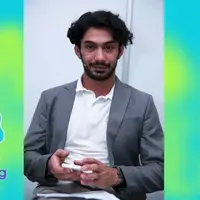 Beradu akting dengan komedian Ernest Prakasa dalam film Rudy Habibie. Reza Rahadian mengaku kagum dengan akting Ernest.