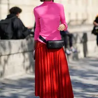 Tas pinggang yang masih tren di tahun 2018.