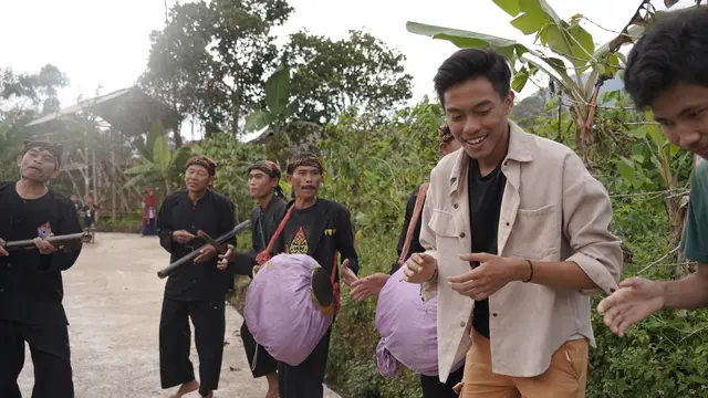 Kelompok Seni Gema Panglipur Bermain Bangkong Reang
