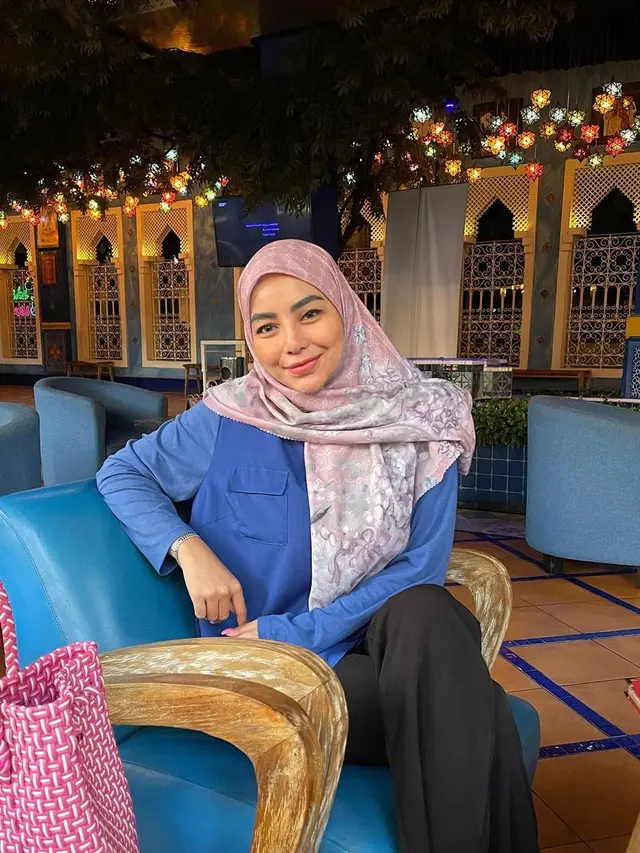 6 Potret Nadia Christina, Mantan Istri Alfath Fathier yang Kini Berhijab