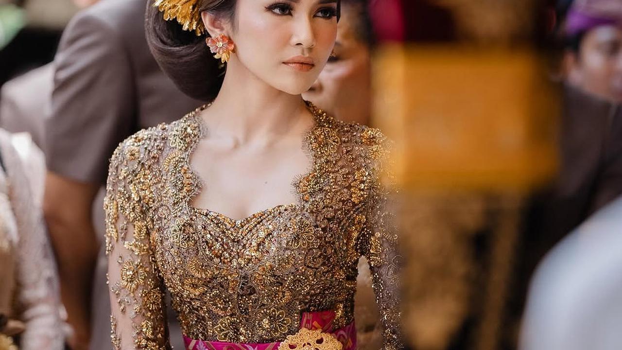 Intip Potret Cantik Mahalini saat Kenakan Kebaya dengan Berbagai Model, Bisa Jadi Inspirasi Untuk Berbagai Acara!