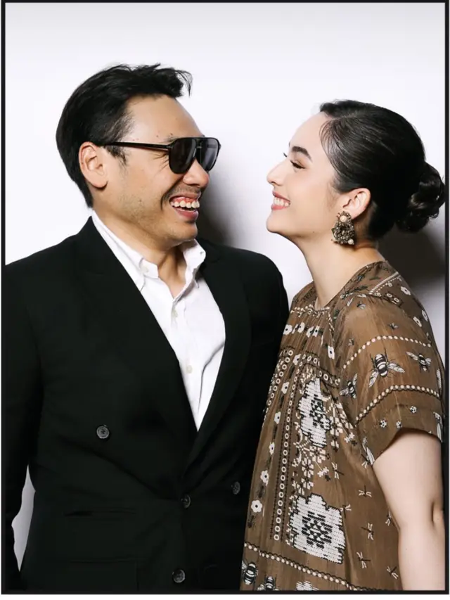 Outfit Pasangan Selebritis Hadir di Hari ke-2 Pernikahan Luna Maya dan Maxime Bouttier.