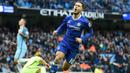 7. Eden Hazard (Chelsea) - 13 Gol (4 Penalti). (AFP/Paul Ellis)