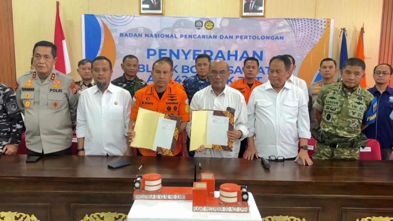 KNKT akan Bedah Isi Black Box Ungkap Penyebab Pesawat ATR 42-500 Jatuh di Gunung Bulusaraung