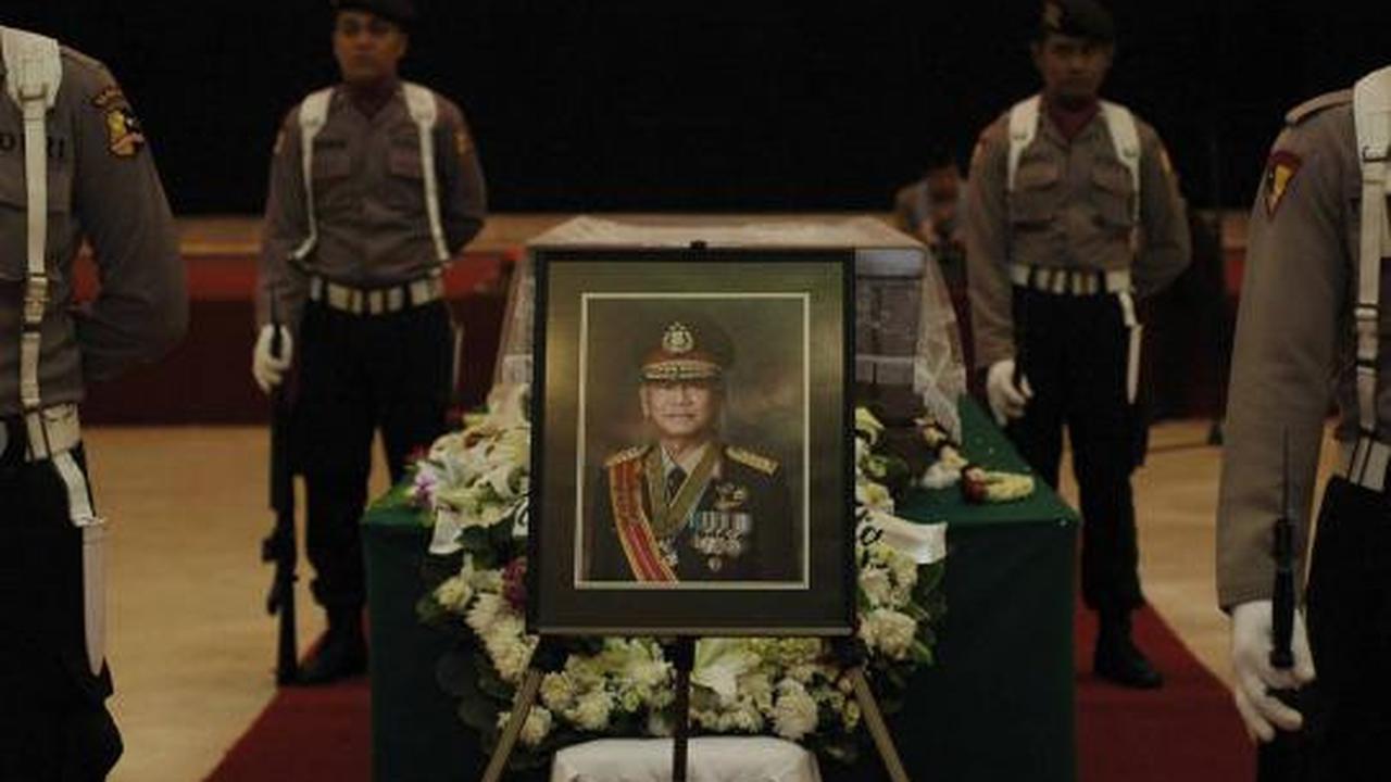 Mantan Kapolri Dibyo Widodo dimakamkan