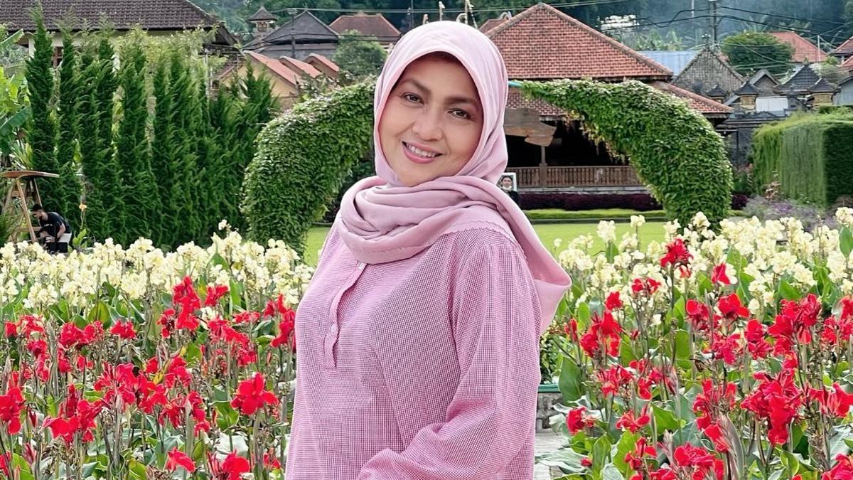 7 Selebriti Indonesia yang Berpulang di Tahun 2024: Kenangan dan Cerita yang Tak Terlupakan