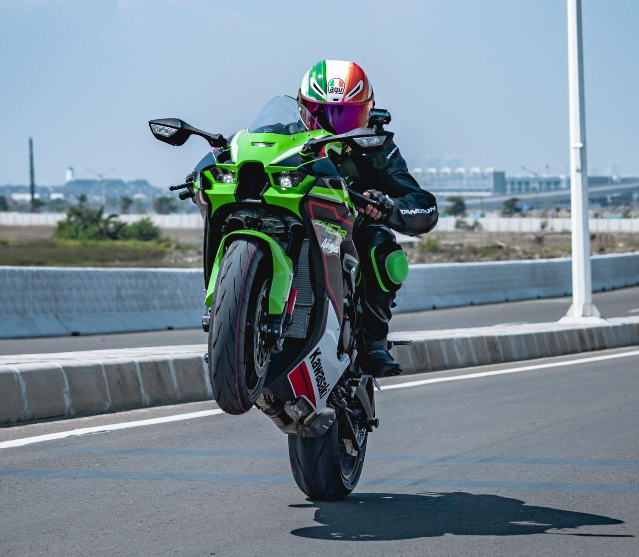 Harry Affandy saat beraksi dengan motor barunya