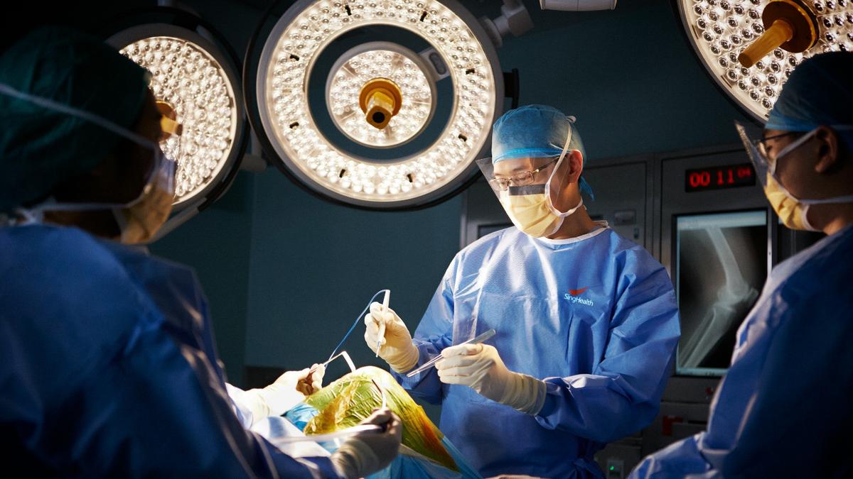 Teknologi 3D, Robotik, dan AI Dukung Operasi Orthopedi yang Lebih Presisi