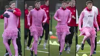 Waduh... Gelandang Thistle Berlatih Pakai Baju Aneh
