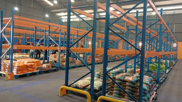 Gudang Bulog Tambak Aji, Semarang, Jawa Tengah, Jumat (22/7/2022).