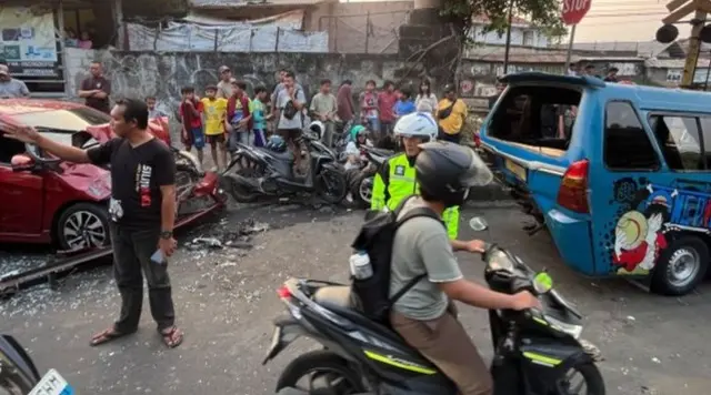 Dugaan Penyebab Tabrakan Beruntun di Perlintasan Kebon Pedes