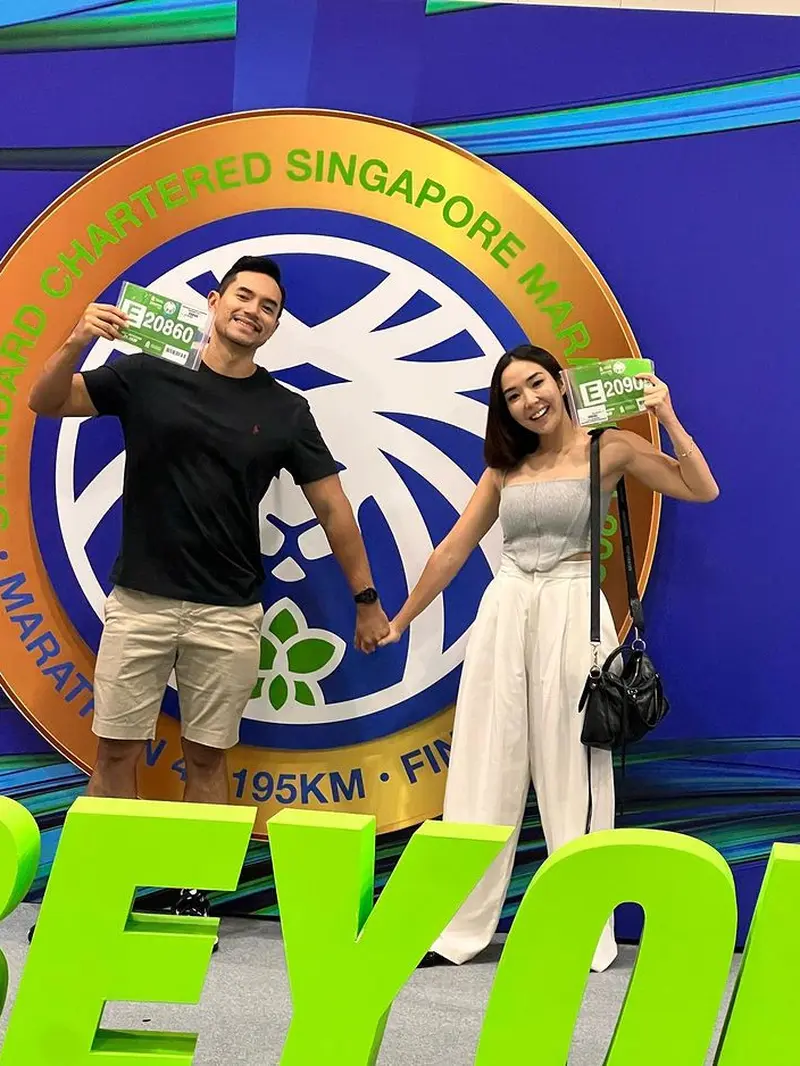 Gisella Anastasia dan kekasihnya Rino Soedarjo mengikuti marathon di Singapura. (Foto: Instagram/rinosoedarjo)