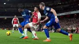 Arsenal gagal menempati lagi puncak klasemen usai dipermalukan West Ham United 0-2 pada laga lanjutan Liga Inggris 2023/2024. (AP Photo/Alastair Grant)