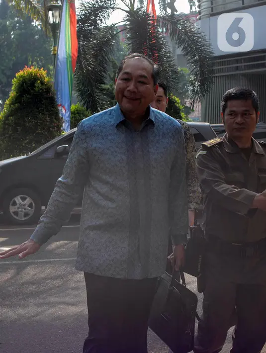 Diketahui, M Lutfi kembali dipanggil penyidik Kejaksaan Agung (Kejagung) hari ini. M Lutfi akan diperiksa sebagai saksi terkait kasus dugaan korupsi ekspor crude palm oil (CPO) atau bahan baku minyak goreng dan turunannya. (Liputan6.com/Faizal Fanani)