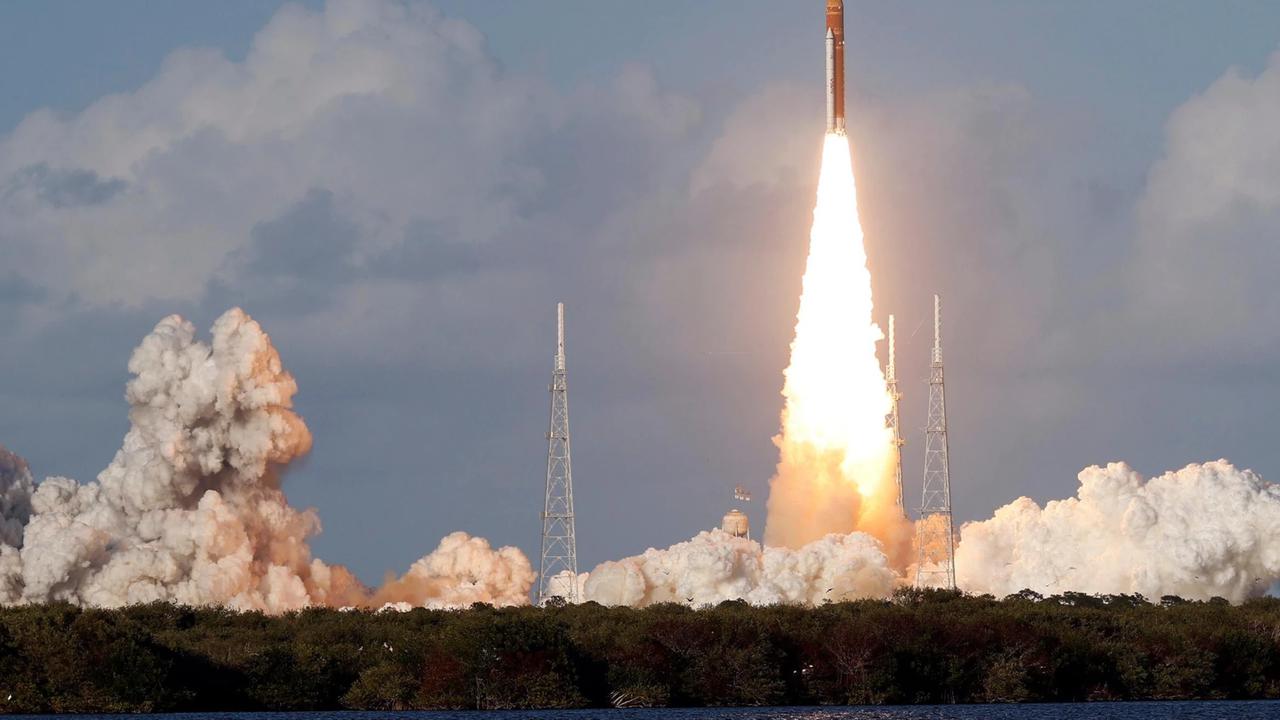 FOTO: Artemis II Bawa Manusia Kembali Mengelilingi Bulan Setelah 50 Tahun
