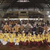 DANCOW Indonesia Cerdas merupakan kompetisi dan acara edukatif pertama dan terbesar yang diikuti lebih dari 165 siswa dari 1.000 sekolah dasar di 23 kota di Indonesia, dilaksanakan dalam tiga tahap seleksi, yakni tingkat sekolah, kabupaten/kota, dan nasional (final). (Foto/Dok: Nestlé DANCOW)