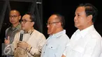 Para pejabat Koalisai Merah Putih (KMP) usai melakukan pertemuan tertutup, Jakarta, Kamis (3/9/2015). Zulkifli Hasan menjelaskan bergabungnya PAN dengan Pemerintah untuk memperbaiki situasi ekonomi Indonesia saat ini. (Liputan6.com/Helmi Afandi)