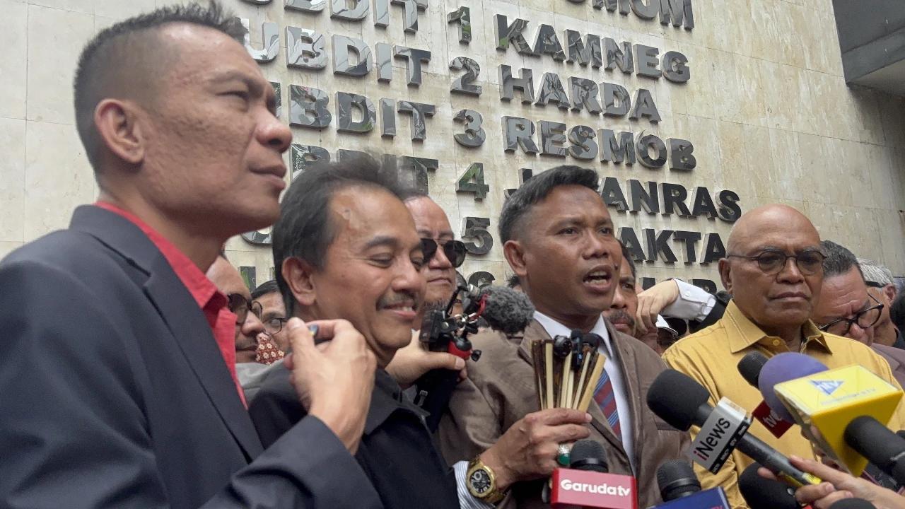 Eksepsi Jokowi Ditolak, Kubu Penggugat akan Hadirkan Roy Suryo cs