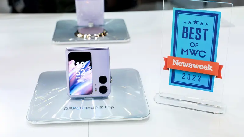 Smartphone layar lipat Oppo N2 Flip mendapat penghargaan di MWC 2023
