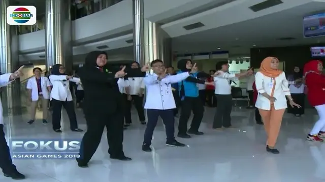 Pegawai Rumah Sakit Cipto Mangusnkusumo (RSCM) Jakarta menggelar flashmob, guna mengapresiasi atlet yang berjuang di Asian Games 2018. Seperti apa keseruannya?