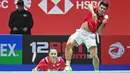 Praveen Jordan/Melati Daeva Oktavianti membuat kejutan dengan menjuarai All England 2020, turnamen yang dianggap paling bergengsi setelah Olimpiade dan Kejuaraan Dunia. (Photo by Oli SCARFF / AFP)