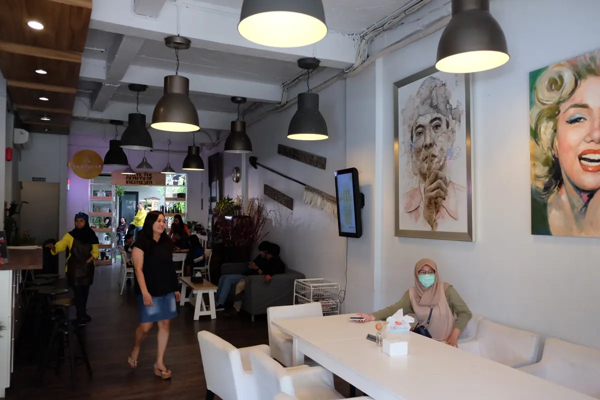 Kafe Bergaya Kontemporer dengan Rasa Nusantara di Jakarta Barat