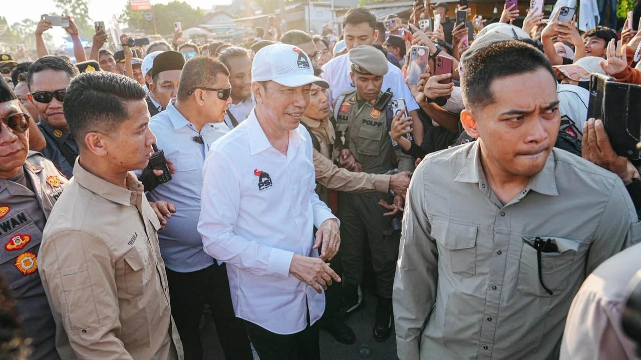 FOTO: Jokowi Hadiri Karnaval Gajah di Tulang Bawang