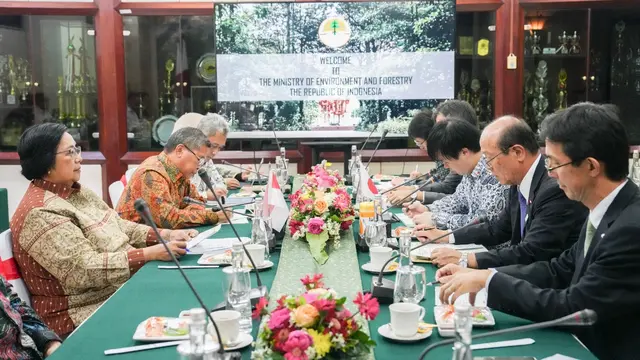 Menteri Lingkungan Hidup dan Kehutanan (LHK) RI, Siti Nurbaya, menerima kunjungan Menteri Lingkungan Hidup Jepang, Mr. Yagi Tetsuta.