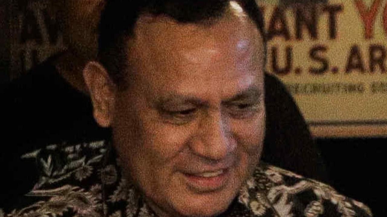 FOTO: Wajah Santai Firli Bahuri Sambil Ngopi dan Tersenyum Menanggapi Putusan Praperadilan yang Tak Dikabulkan Majelis Hakim