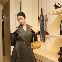 Ready to Wear dan bag Loewe, Makeup by Laura Mercier, Hair by Sisley, Model: Clara for Studio47.