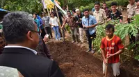 Mendes Eko meninjau proyek padat karya di Sulawesi Utara. (Istimewa)