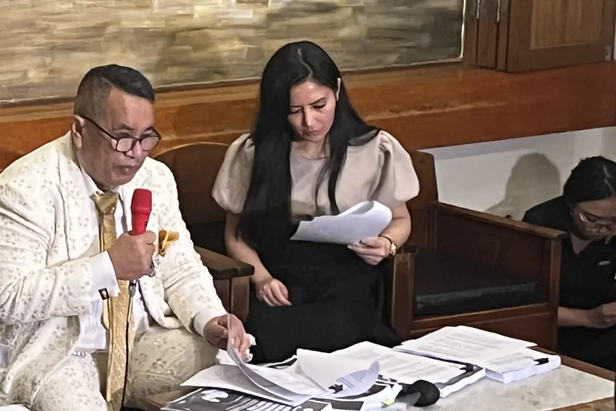 Hotman Paris resmi didapuk menjadi ketua tim hukum dari Eks Menteri Pendidikan dan Kebudayaan (Mendikbud) Nadiem Makarim