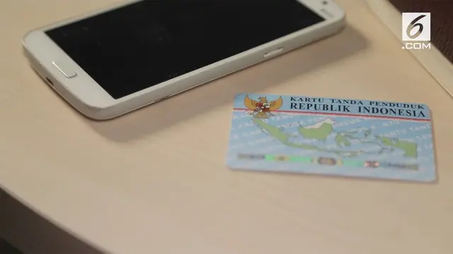 Pemerintah mewajibkan pengguna ponsel untuk melakukan registrasi nomor kartu SIM dengan memasukkan NIK KTP dan nomor Kartu Keluarga.