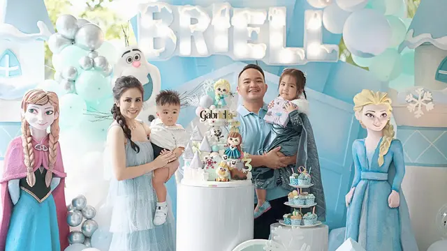 Bertema Frozen, Ini 7 Momen Perayaan Ulang Tahun Putri Momo Geisha