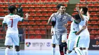 Timnas Futsal Indonesia U-20 merayakan keberhasilan lolos ke babak perempat final Piala Asia U-20. (AFC)