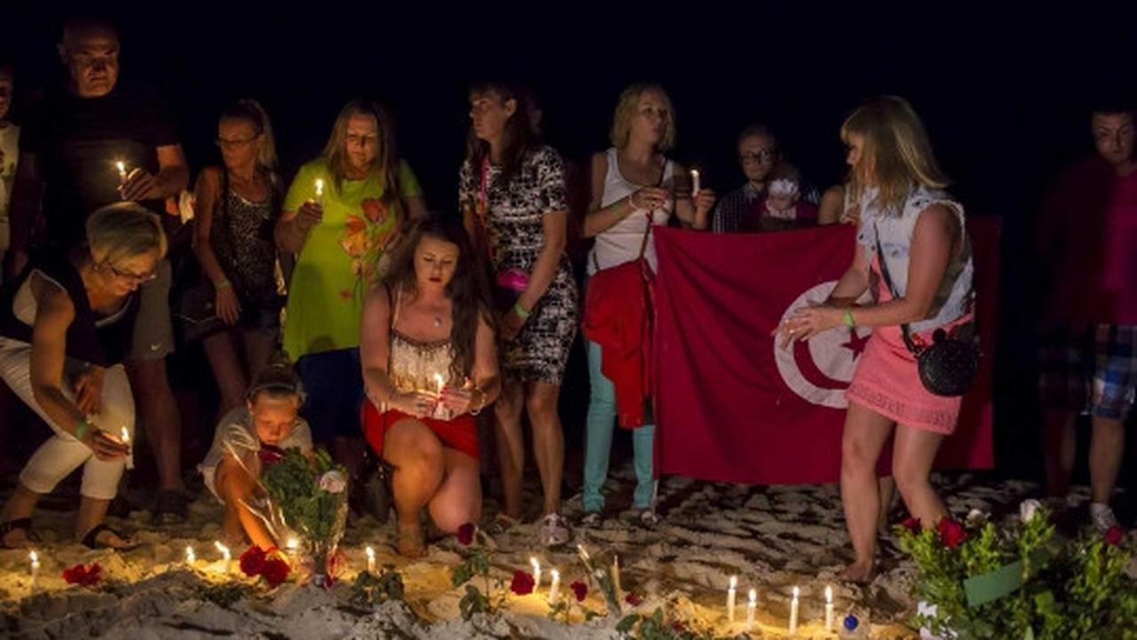 Duka kerabat doakan korban penembakan ISIS di Tunisia