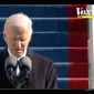 Joe Biden mengajak para peserta upacara pelantikannya untuk mengheningkan cipta dan mengenang para korban COVID-19 dalam pidato pertamanya sebagai presiden AS ke-46.