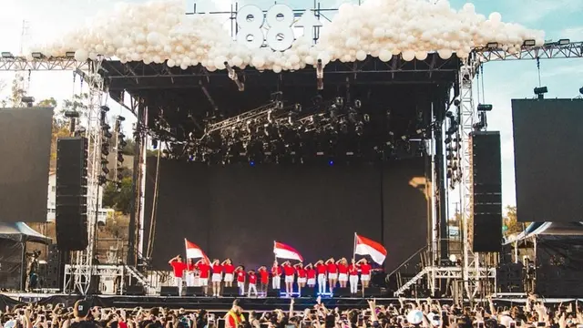 Keseruan Niki Zefanya di Head in the Clouds Festival (sumber: instagram/@nikizefanya)